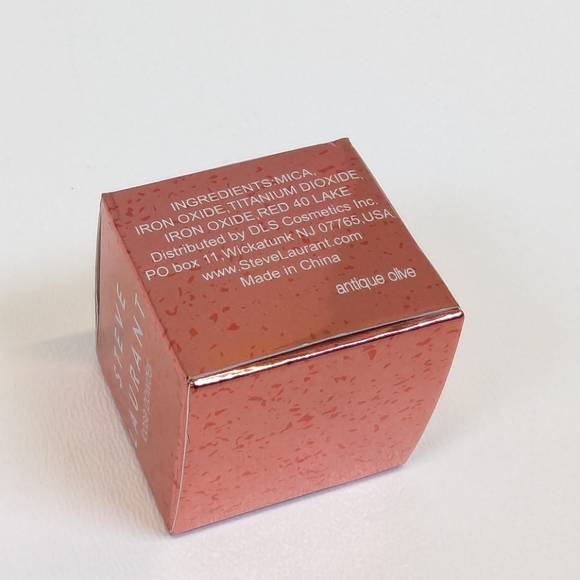 Steve Laurent Loose Powder Eyeshadow - Shade: Antique Olive - Picture 3 of 4